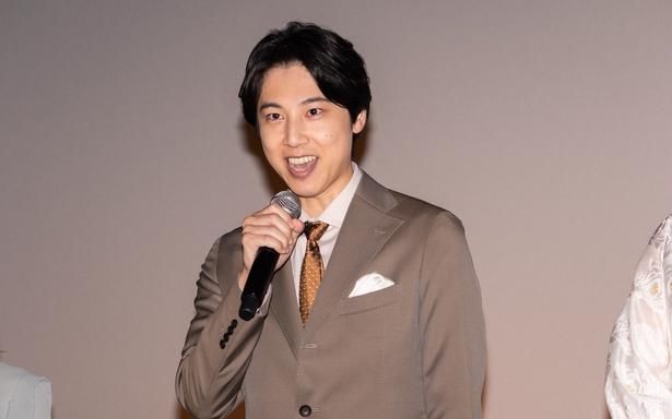黒マントの男を演じた青木涼「この映画が大ヒットするなら影を売ってもいいかな」
