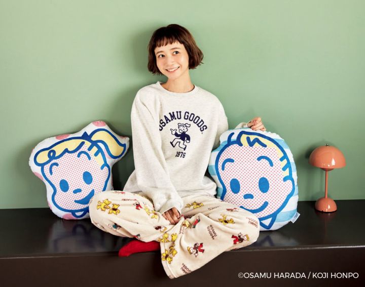 プルオーバー¥1,639、フリースパンツ¥1,639、クッション 各¥1,639（すべてシーズン リーズン バイ リン アンド レッド／しまむら）