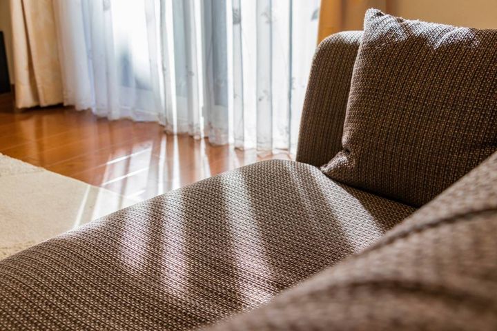 東 家族運 上がる 光が透けるカーテン