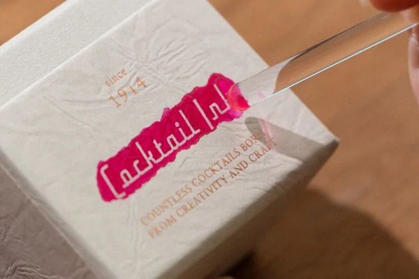 50色以上のインクから好きな色を選びカクテルをつくるようにブレンド！「Cocktail Ink」サービス、伊東屋3店舗で実施