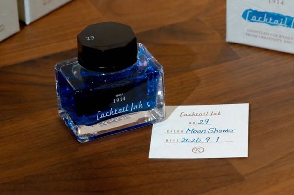50色以上のインクから好きな色を選びカクテルをつくるようにブレンド！「Cocktail Ink」サービス、伊東屋3店舗で実施