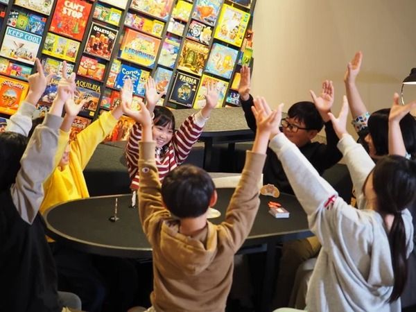 “よいところを見つける”という一生使えるスキルを育む小中学生向け教材ボードゲーム『YOI』のクラファン実施中！