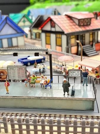 愛知県西尾市の三河工芸ガラス美術館が新展示「ジオラマSunshine Days」と「ODYSSEY」を公開