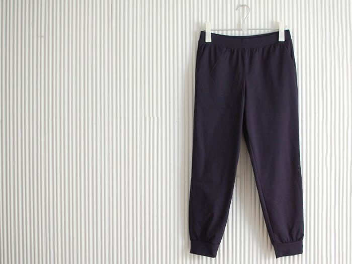 【ユニクロ】快適すぎて3本リピ買い！40代・50代におすすめ「美シルエットパンツ」。気負わず履けてコーデしやすい♪