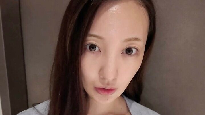 【写真・画像】1児の母・板野友美（35）「普段は素っ裸で…（笑）」 風呂上がりの美容ケア明かす 1枚目