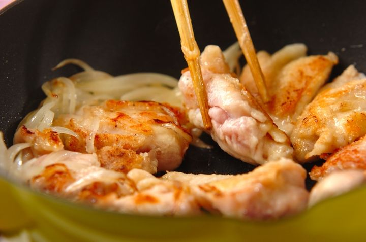 サツマイモと鶏肉のクリーム煮の作り方1
