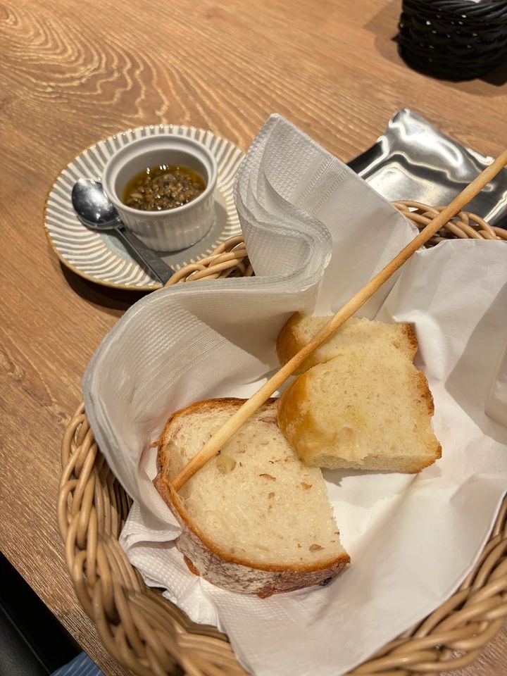 おかわり自由のパン
