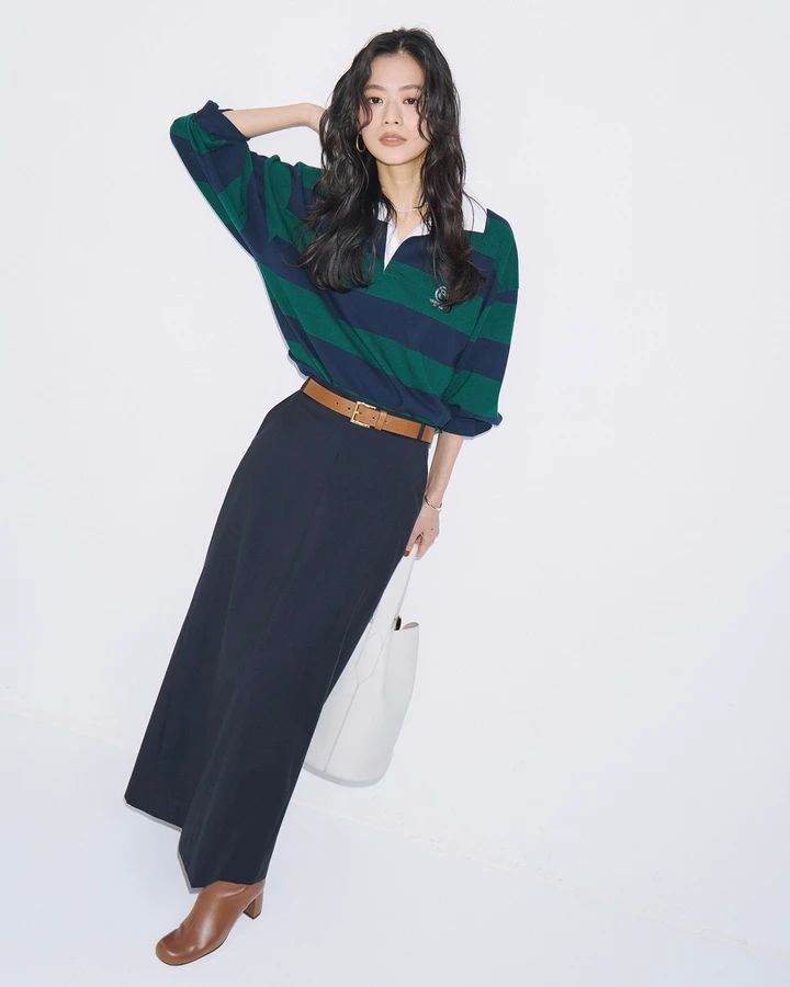松木育未 スカートコーデ