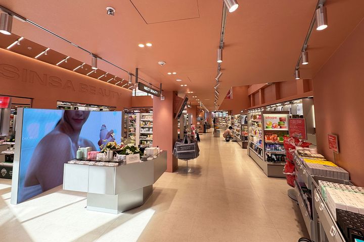 【2階】今、実際に売れているコスメもひと目でチェックできる