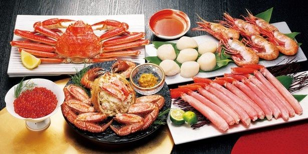 毛蟹やぼたんえび、いくらなど海の幸をそろえた「〈佐藤水産〉北海名産詰合せ」(2万6200円)