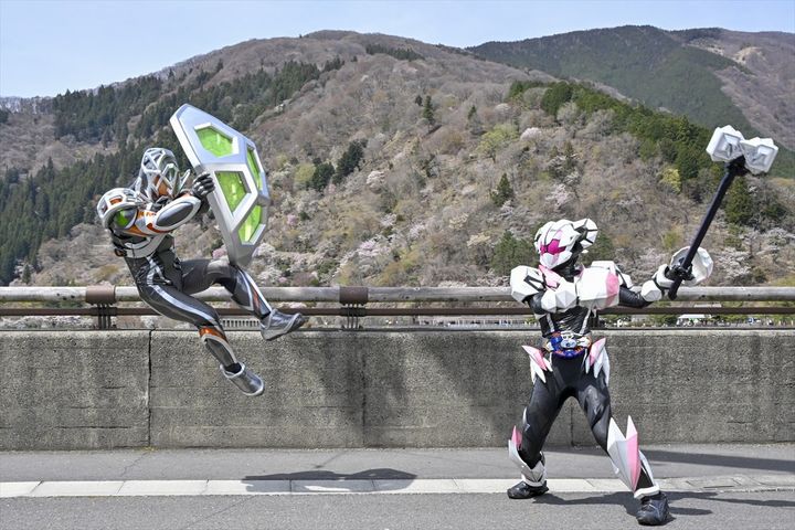『仮面ライダーマイス』第7話場面写真 （C）2026 石森プロ・テレビ朝日・ADK EM・東映 width=