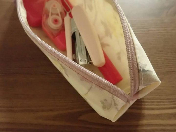 DAISO(ダイソー)：ミニステープラー ピンク