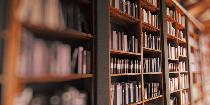 東 家族運 下がる 背が高い家具