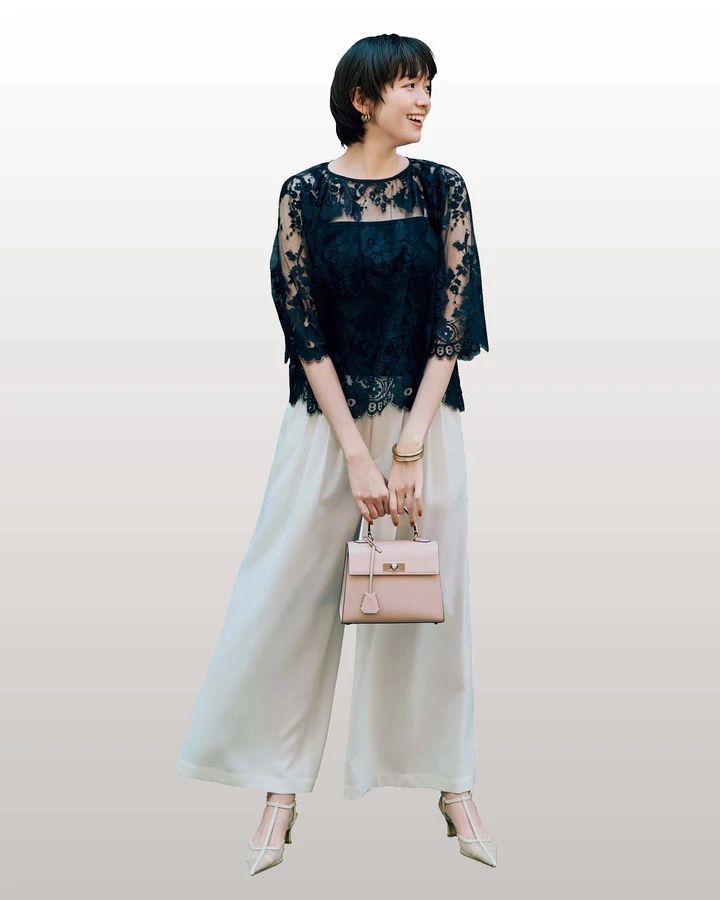 佐藤栞里 ブラウスコーデ