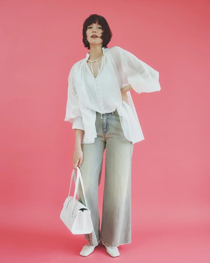 佐藤栞里 デニムコーデ