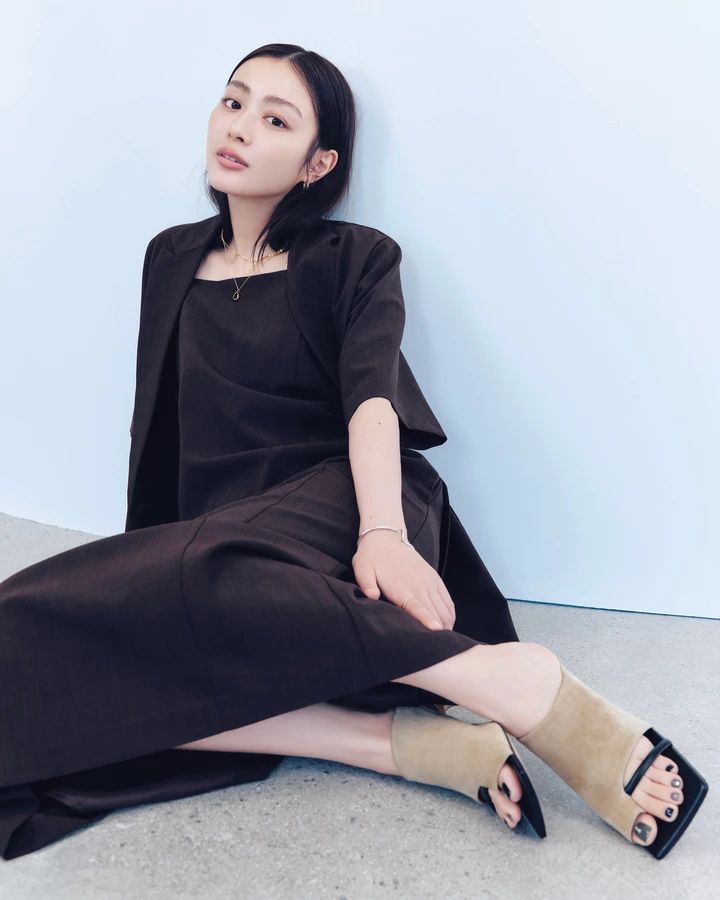 内田理央コーデ