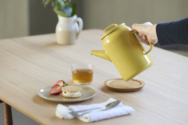 お茶を沸かしてそのままティーポットにも。