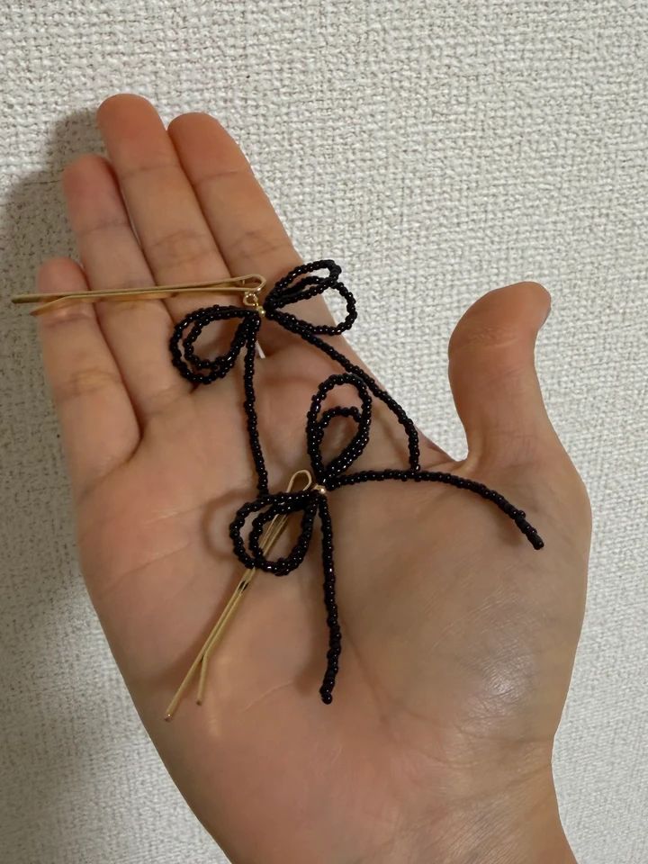【秋のお呼ばれコーデ】ベロアワンピースとリボンパンプスで楽しむ大人かわいい結婚式スタイル_8