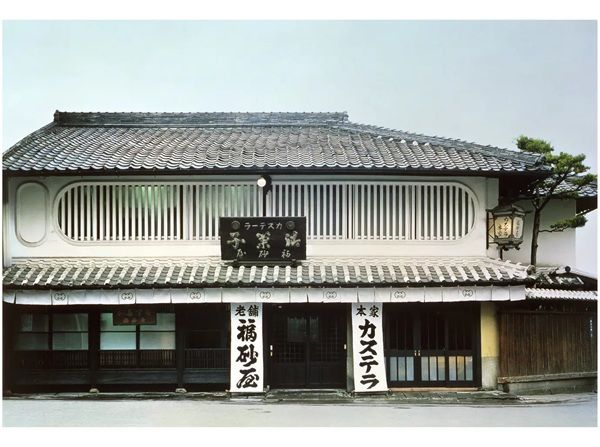 福砂屋、「八十八カステラ」を再度焼き上げた新商品「福砂屋ビスコチョ八十八」を新店舗の南町田店で発売