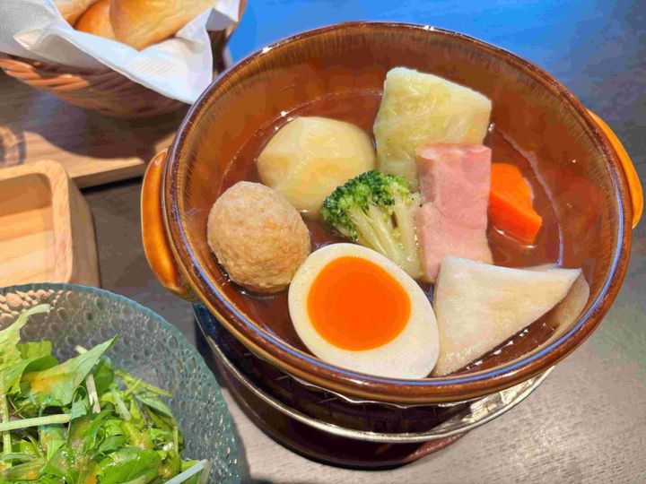 野菜やおでんの具材が入った「おでんポトフ」