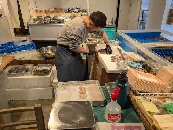 地魚の晩酌セットや釣り体験が特徴の一棟貸切「～港の宿～MARUTTO」が小田原にオープン！