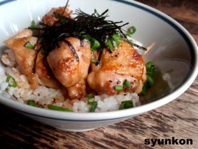 「焼き鳥丼」レシピ
