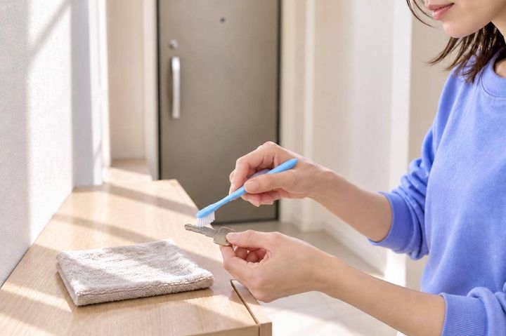 鍵が回りにくいとき、家にある油をさしてない？まず確認したい“鍵穴のお手入れ”