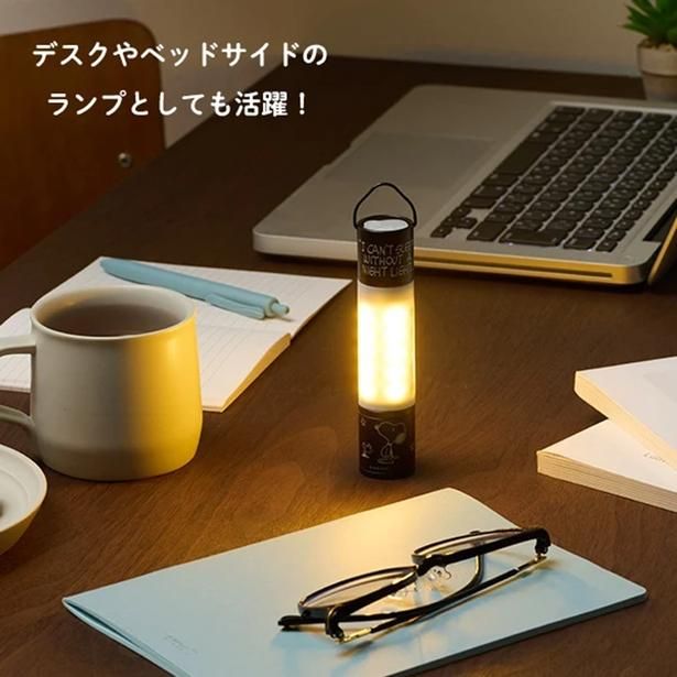 デスクやベッドサイドに置けば間接照明として活躍