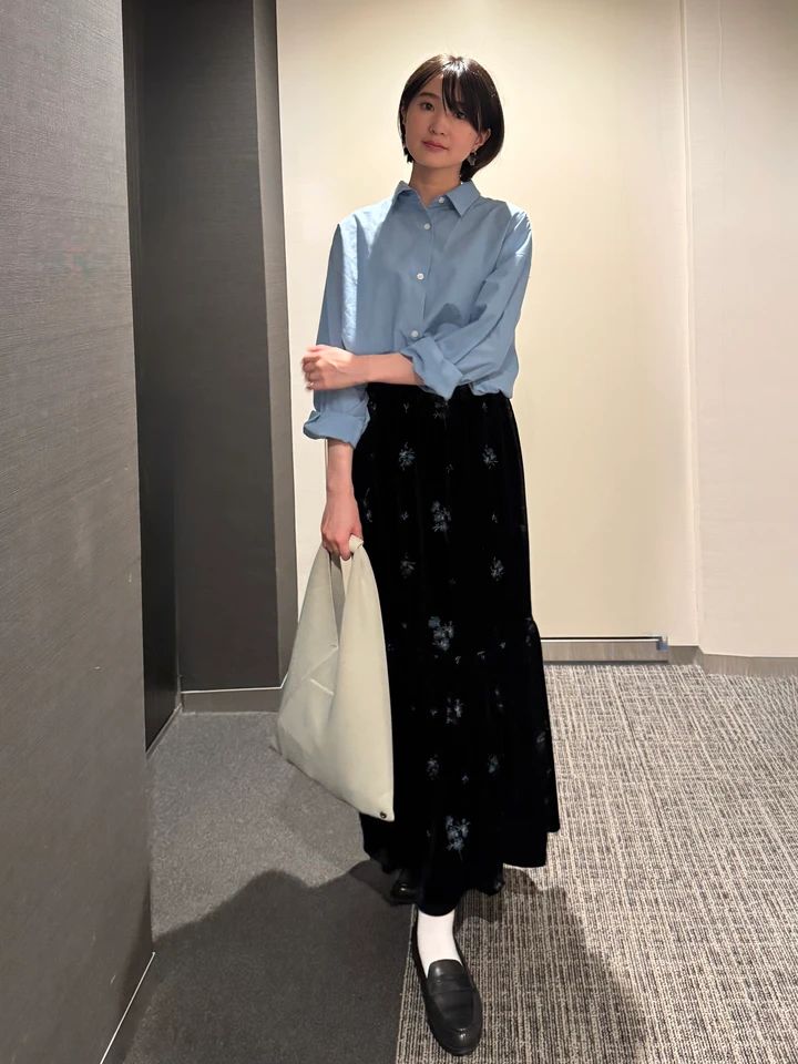 【2026年秋】大人のローファーコーデ5選。おしゃれ読者はどう履いてる？ 通勤にも休日にも使えるローファーで足元を秋っぽくアップデート！_6