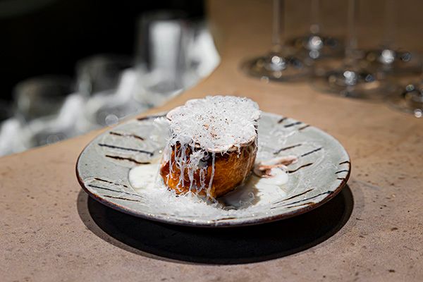 ジャンルにとらわれない料理を楽しめる立ち飲み「Higgledy Piggledy」が渋谷・桜丘にオープン