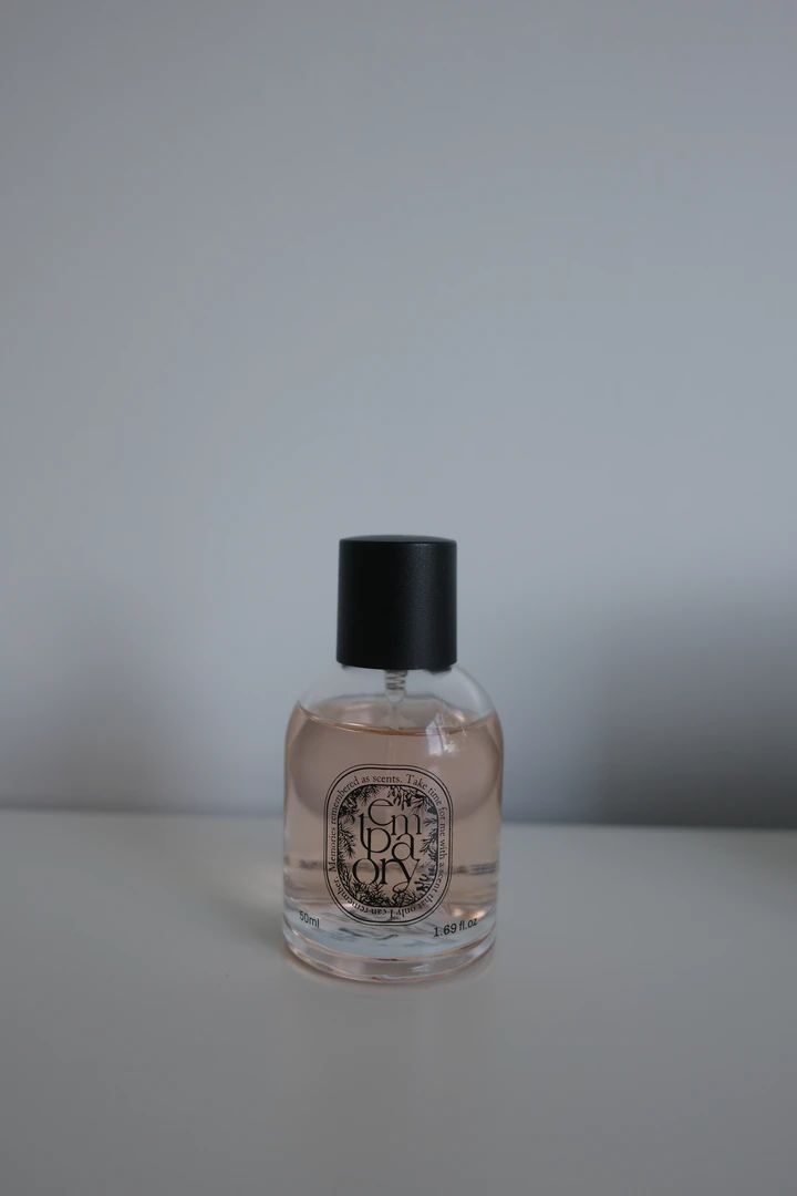 軽やかにまとえる韓国フレグランス｜シャツコーデの日に使いたいTEMPORARY“Mon Paris Floral”_4