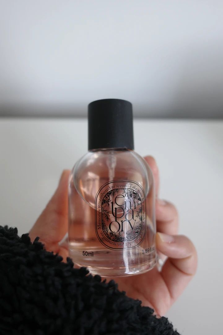 軽やかにまとえる韓国フレグランス｜シャツコーデの日に使いたいTEMPORARY“Mon Paris Floral”_5