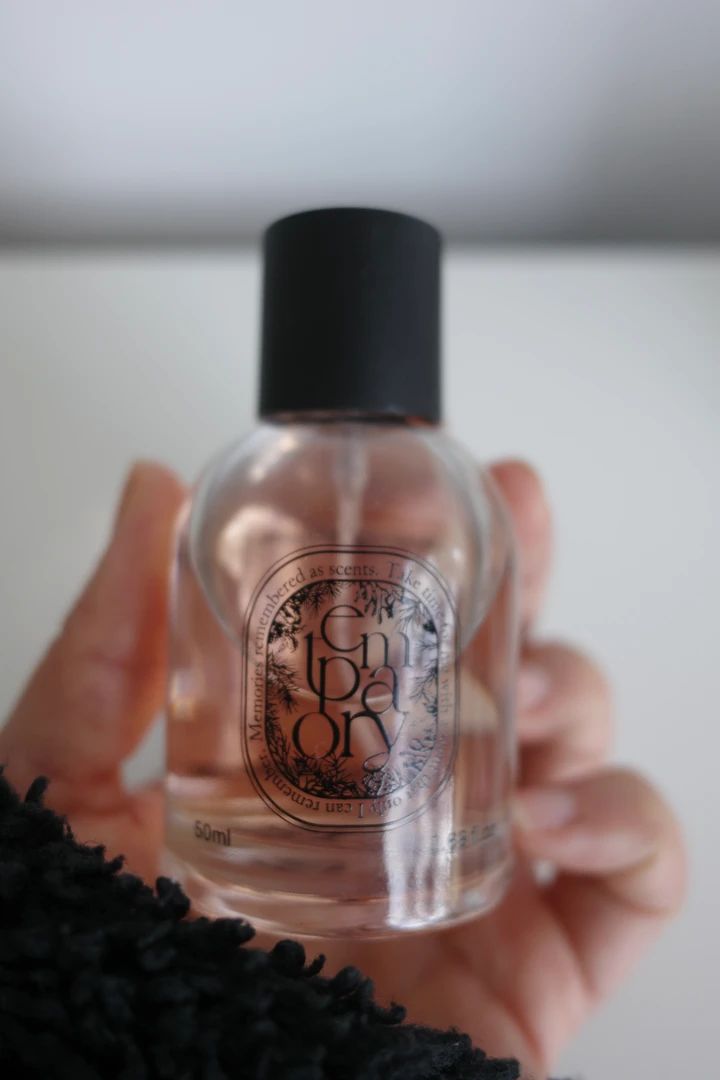 軽やかにまとえる韓国フレグランス｜シャツコーデの日に使いたいTEMPORARY“Mon Paris Floral”_2