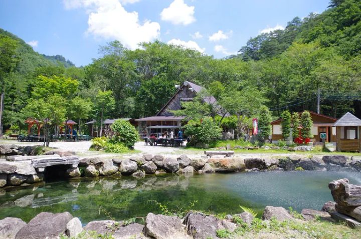ナラ入沢渓流釣りキャンプ場 - 美しい自然に恵まれたキャンプ場で、四季折々をご満喫しよう