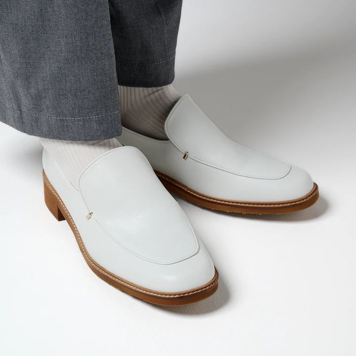 「ワシントン」の「晴雨兼用シンプルローファー」 着用画像 