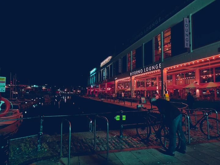 ブリストル 港 夜