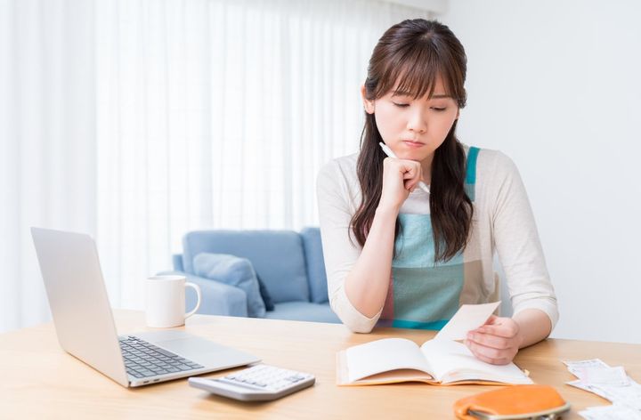 家計簿をつけずに支出や貯金を管理するには？（画像はイメージ）