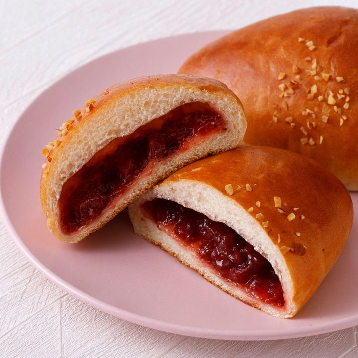 苺ジャムパン