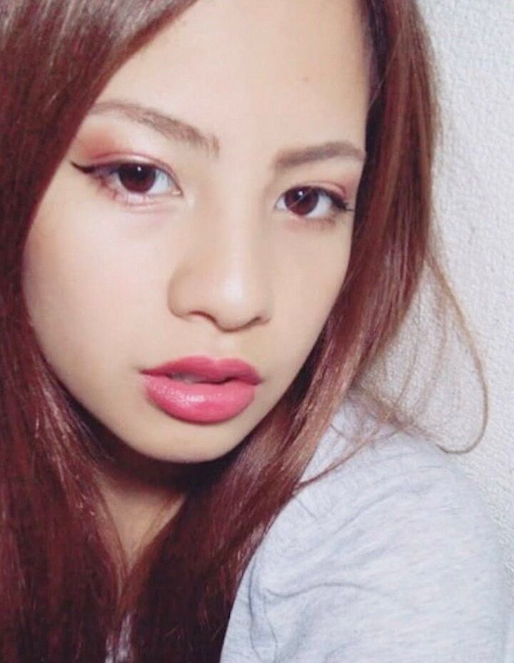 【写真・画像】「地元で有名な美男美女」中島健人似のメガネ屋店員、美人すぎる妹を公開で絶賛の声「モデルさんだ！」「さわやか！」 1枚目