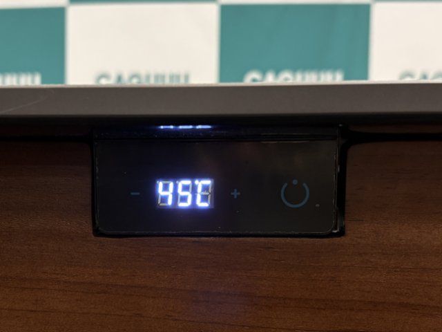 天板下の温度調節パネル