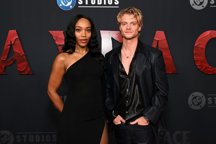 ナオミ・アッキー、トム・リス・ハリス
