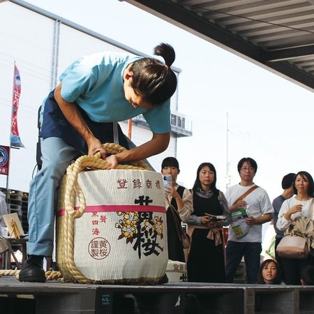 黄桜が京都・伏見にて「第8回蔵開き」開催！拍手で勝敗が決まる「き～ざくら～あっ 呑♪」杯も