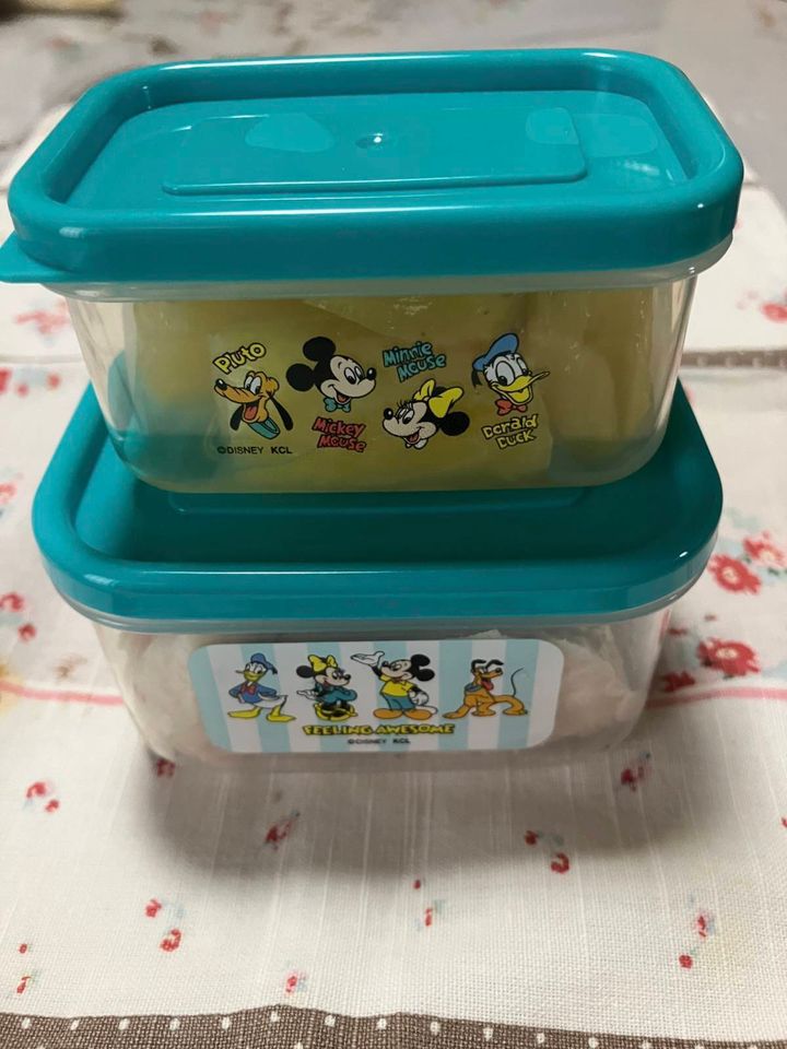 セリア：角型シール容器 220+130ml ミッキー＆フレンズ