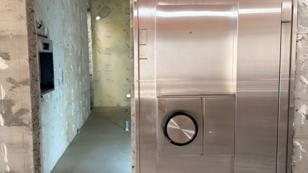 福島・飯坂温泉の旧銀行を活用した「いつでもサウナ」開業へクラファン！金庫室がサウナ室に