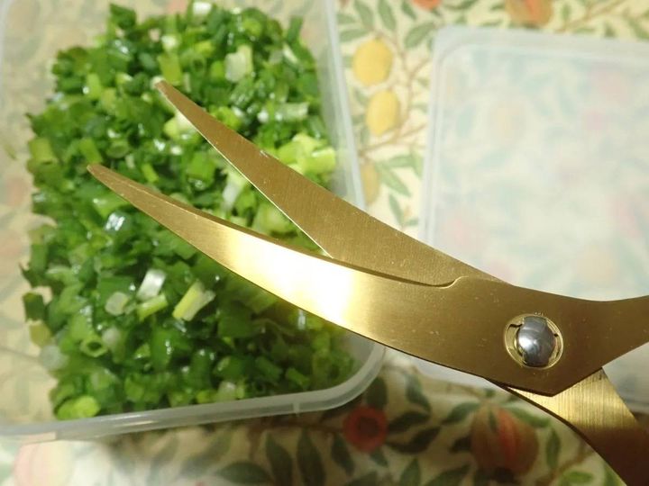 DAISO(ダイソー)：カーブキッチンバサミ(チタンコーティング)