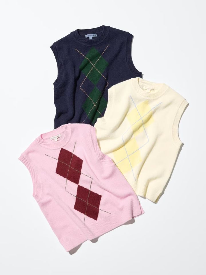 ウールカシミヤクルーネックベスト ¥3,990／ユニクロ