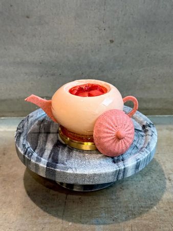 大阪・中崎町の「紅茶美人＋ Tea Beauty plus」に、ふたも持ち手も食べられる「ティーポットケーキ」、登場