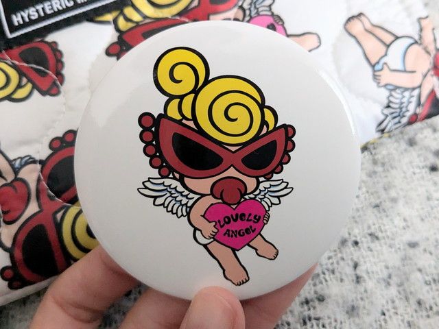 付属の缶バッジ