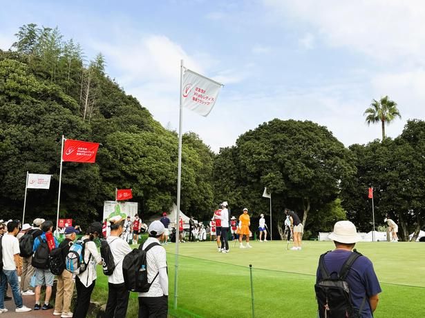 試合前の練習風景から見学