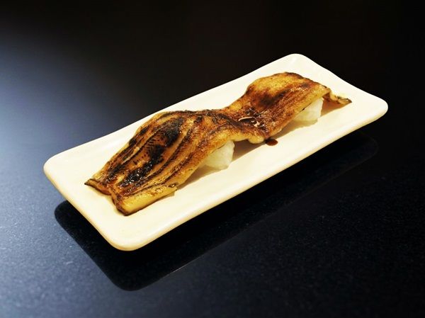 グルメ回転寿司「廻鮮江戸前すし魚魚丸」が名古屋市天白区にOPEN！藁焼きショーで炙ったかつおにぎりも記念価格に